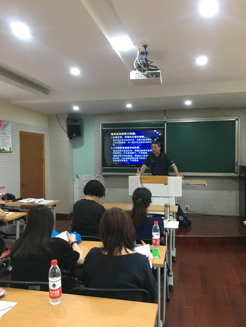 上海市社區<a href=http://www.cnzcn.net.cn target=_blank class=infotextkey>健身</a>俱樂部