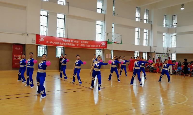 上海市社區<a href=http://www.cnzcn.net.cn target=_blank class=infotextkey>健身</a>俱樂部