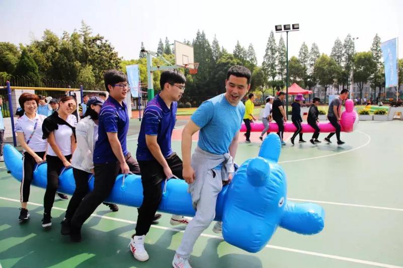 上海市社區<a href=http://www.cnzcn.net.cn target=_blank class=infotextkey>健身</a>俱樂部