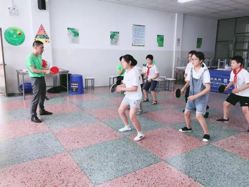 上海市社區(qū)<a href=http://www.cnzcn.net.cn target=_blank class=infotextkey>健身</a>俱樂部