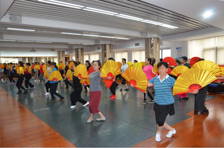 上海市社區(qū)<a href=http://www.cnzcn.net.cn target=_blank class=infotextkey>健身</a>俱樂(lè)部