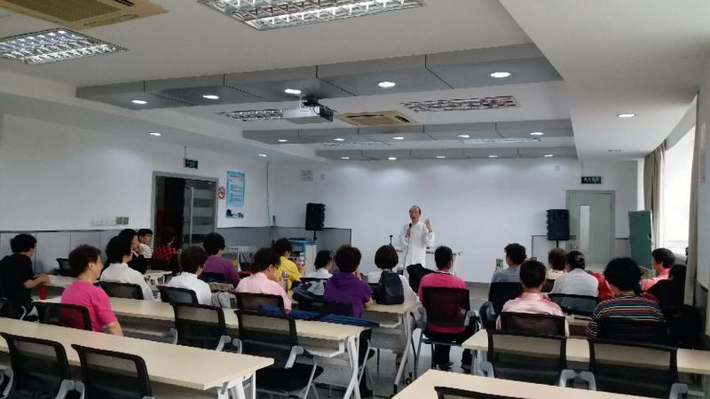 上海市社區<a href=http://www.cnzcn.net.cn target=_blank class=infotextkey>健身</a>俱樂部