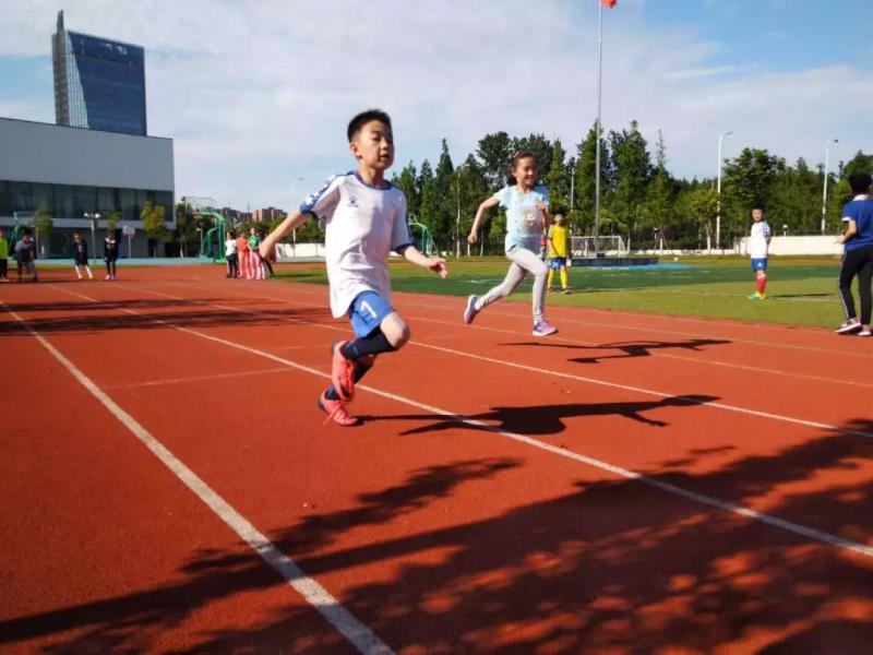 上海市社區<a href=http://www.cnzcn.net.cn target=_blank class=infotextkey>健身</a>俱樂部