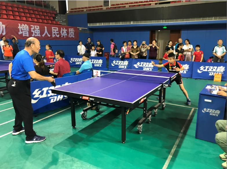 上海市社區(qū)<a href=http://www.cnzcn.net.cn target=_blank class=infotextkey>健身</a>俱樂部