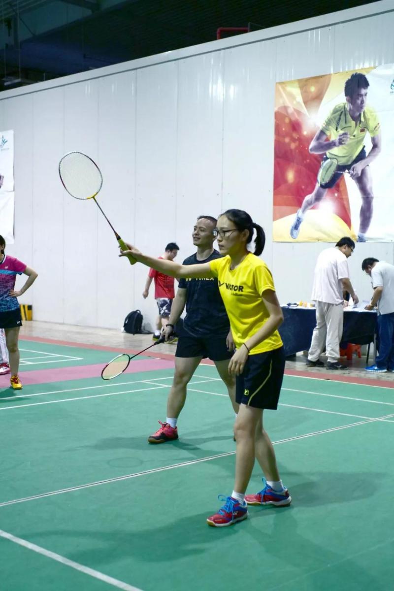 上海市社區<a href=http://www.cnzcn.net.cn target=_blank class=infotextkey>健身</a>俱樂部