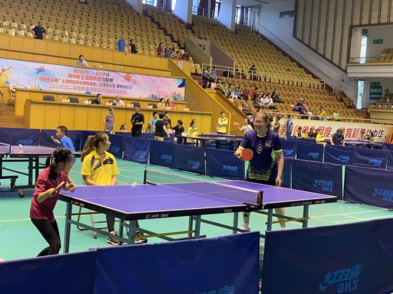 上海市社區<a href=http://www.cnzcn.net.cn target=_blank class=infotextkey>健身</a>俱樂部