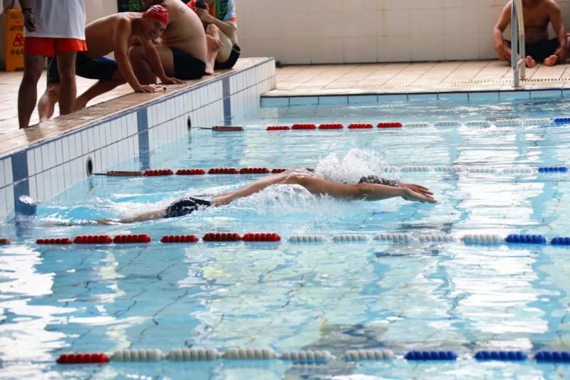 上海市社區(qū)<a href=http://www.cnzcn.net.cn target=_blank class=infotextkey>健身</a>俱樂部