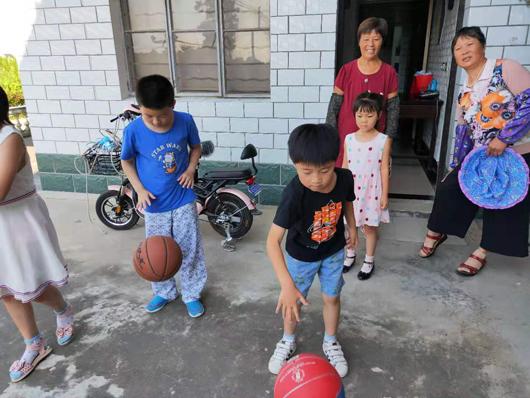 上海市社區<a href=http://www.cnzcn.net.cn target=_blank class=infotextkey>健身</a>俱樂部