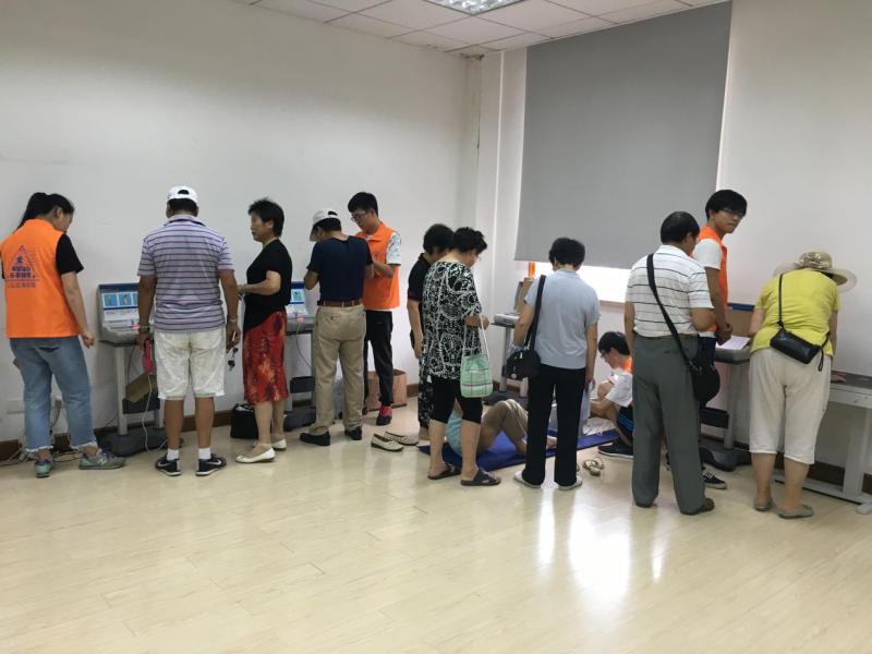 上海市社區<a href=http://www.cnzcn.net.cn target=_blank class=infotextkey>健身</a>俱樂部