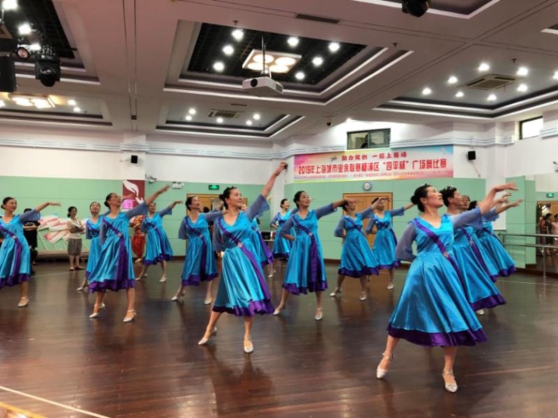 上海市社區<a href=http://www.cnzcn.net.cn target=_blank class=infotextkey>健身</a>俱樂部 上海市社區<a href=http://www.cnzcn.net.cn target=_blank class=infotextkey>健身</a>俱樂部