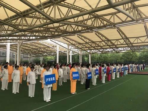 上海市社區(qū)<a href=http://www.cnzcn.net.cn target=_blank class=infotextkey>健身</a>俱樂部