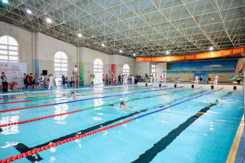 上海市社區<a href=http://www.cnzcn.net.cn target=_blank class=infotextkey>健身</a>俱樂部