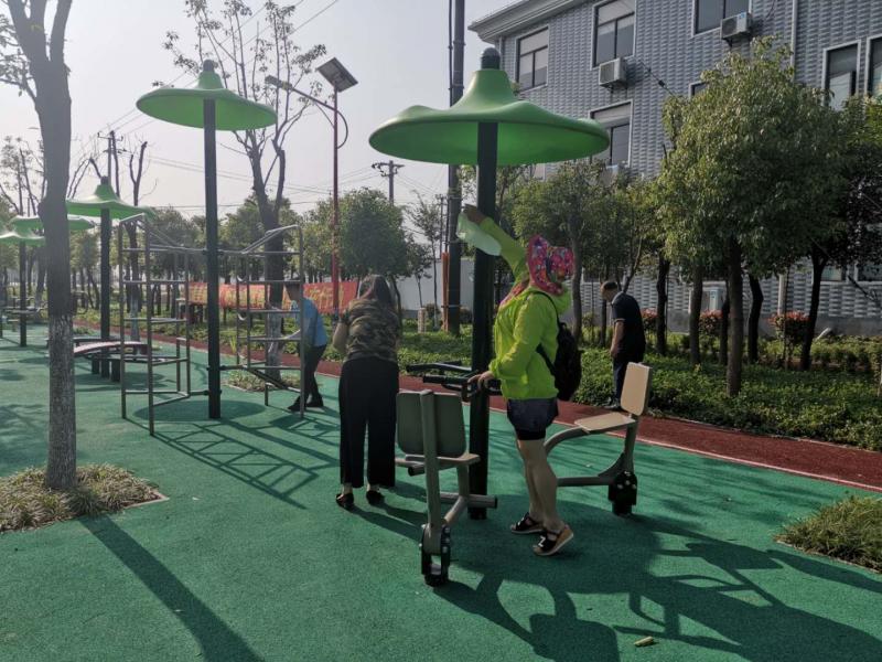 上海市社區(qū)<a href=http://www.cnzcn.net.cn target=_blank class=infotextkey>健身</a>俱樂部