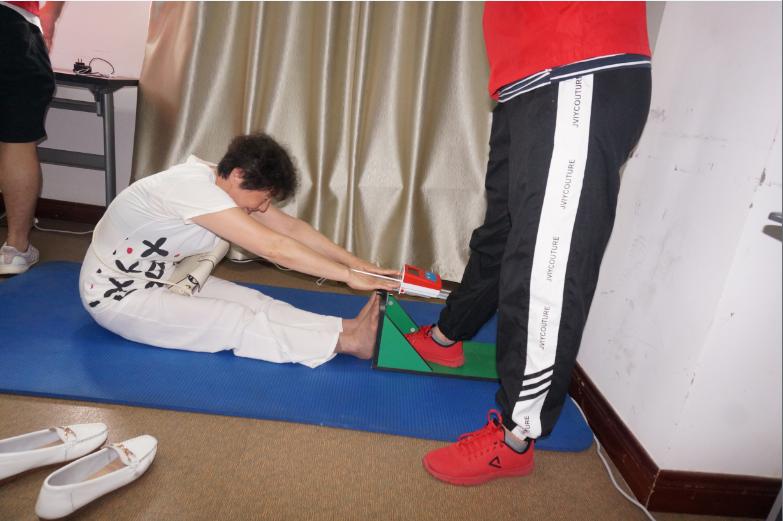 上海市社區(qū)<a href=http://www.cnzcn.net.cn target=_blank class=infotextkey>健身</a>俱樂部