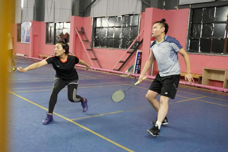 上海市社區(qū)<a href=http://www.cnzcn.net.cn target=_blank class=infotextkey>健身</a>俱樂(lè)部