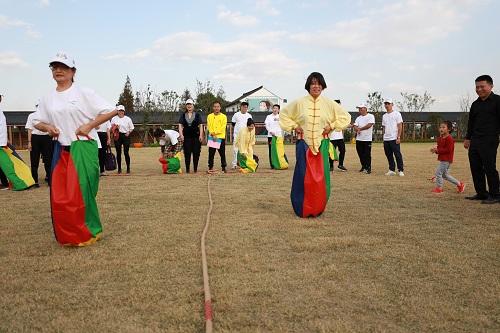 上海市社區(qū)<a href=http://www.cnzcn.net.cn target=_blank class=infotextkey>健身</a>俱樂部