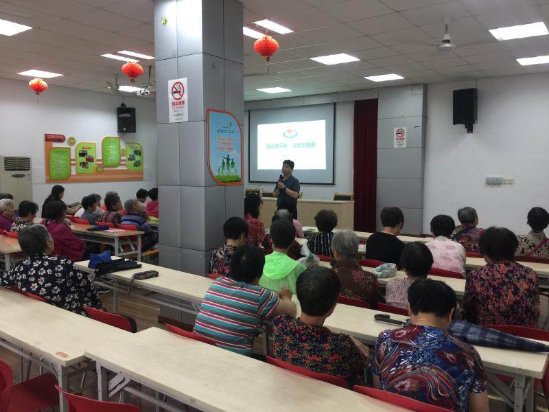 上海市社區(qū)<a href=http://www.cnzcn.net.cn target=_blank class=infotextkey>健身</a>俱樂部