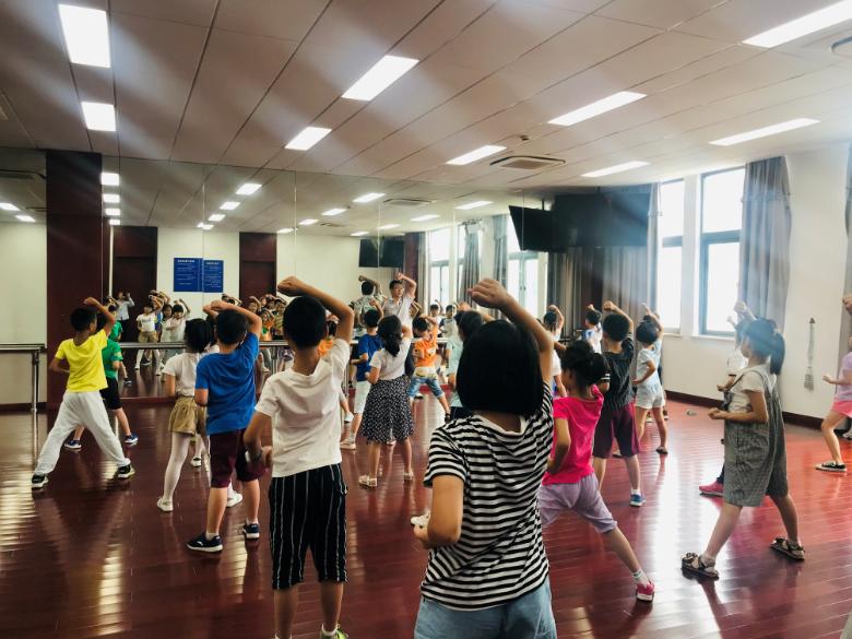 上海市社區<a href=http://www.cnzcn.net.cn target=_blank class=infotextkey>健身</a>俱樂部