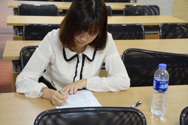 上海市社區<a href=http://www.cnzcn.net.cn target=_blank class=infotextkey>健身</a>俱樂部