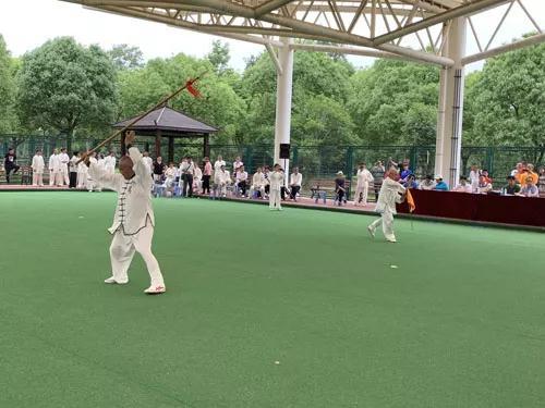 上海市社區(qū)<a href=http://www.cnzcn.net.cn target=_blank class=infotextkey>健身</a>俱樂部