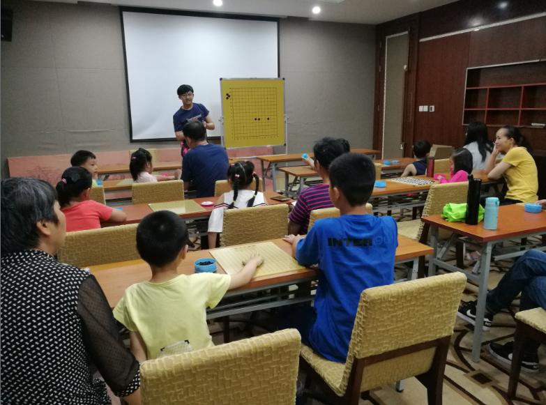 上海市社區<a href=http://www.cnzcn.net.cn target=_blank class=infotextkey>健身</a>俱樂部