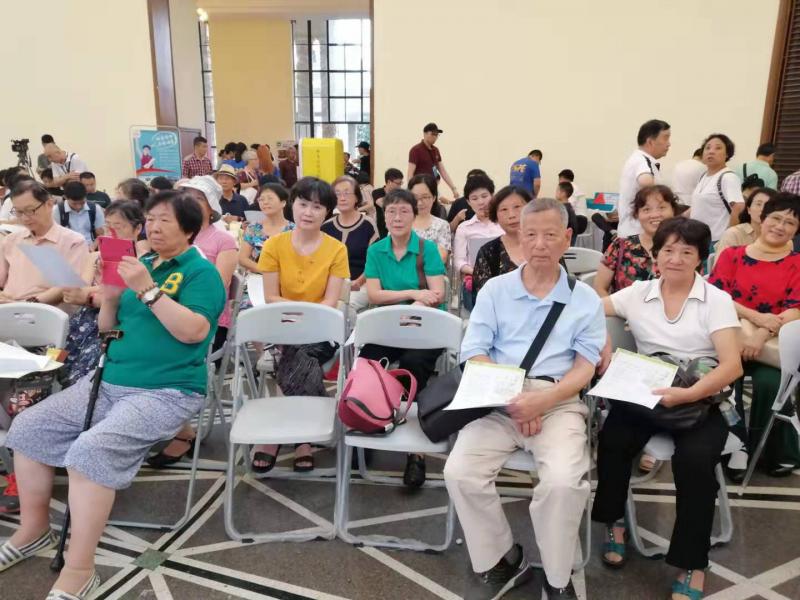 上海市社區<a href=http://www.cnzcn.net.cn target=_blank class=infotextkey>健身</a>俱樂部