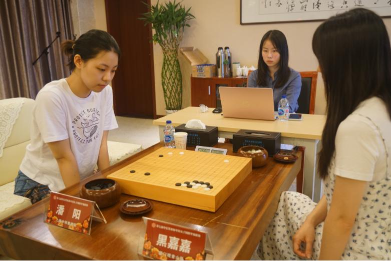 上海市社區(qū)<a href=http://www.cnzcn.net.cn target=_blank class=infotextkey>健身</a>俱樂(lè)部