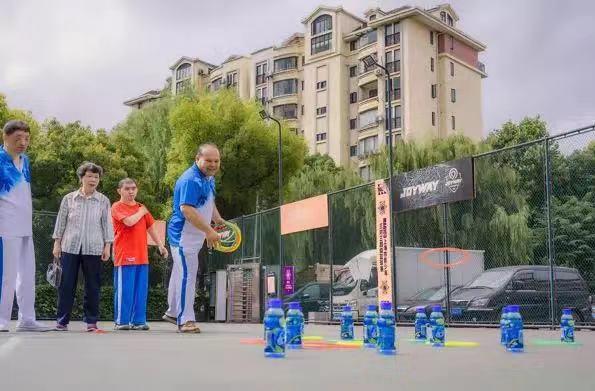 上海市社區<a href=http://www.cnzcn.net.cn target=_blank class=infotextkey>健身</a>俱樂部