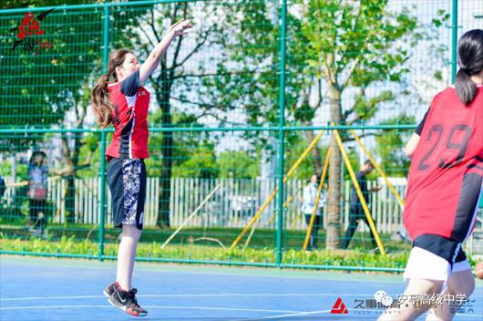 上海市社區<a href=http://www.cnzcn.net.cn target=_blank class=infotextkey>健身</a>俱樂部