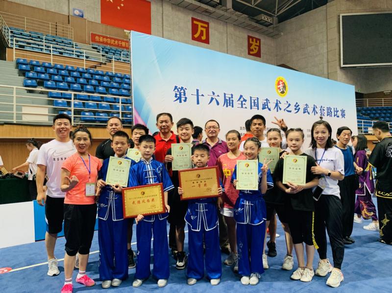 上海市社區(qū)<a href=http://www.cnzcn.net.cn target=_blank class=infotextkey>健身</a>俱樂部 上海市社區(qū)<a href=http://www.cnzcn.net.cn target=_blank class=infotextkey>健身</a>俱樂部