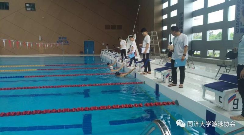 上海市社區<a href=http://www.cnzcn.net.cn target=_blank class=infotextkey>健身</a>俱樂部