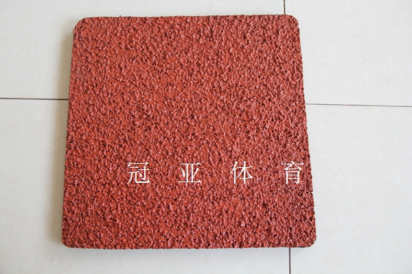透氣型<a href=http://www.cnzcn.net.cn target=_blank class=infotextkey>塑膠跑道</a>