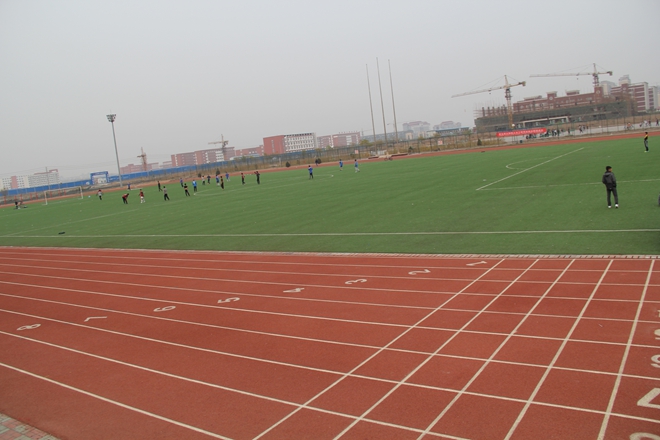 北京交通大學黃驊分校4*4<a href=http://www.cnzcn.net.cn target=_blank class=infotextkey>塑膠跑道</a>工程實例