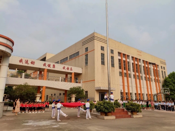 盛世中國夢，童心向祖國