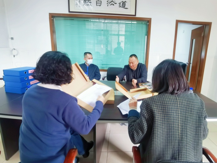 民眾街道督學到中山紀念中學浪網中學進行“五項管理”專項督導檢查