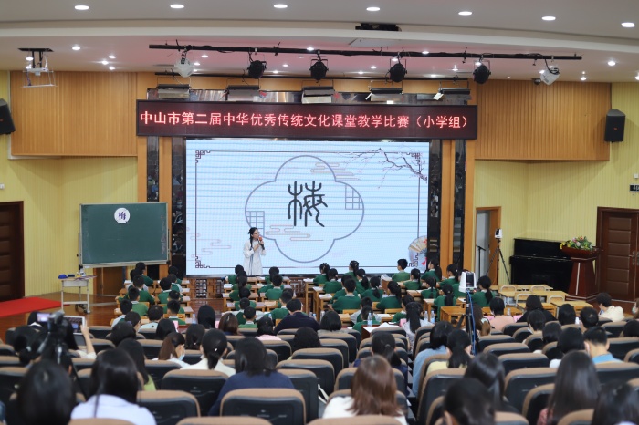 寶劍鋒從磨礪出，梅花香自苦寒來
