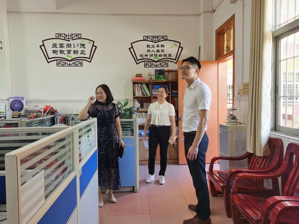 走訪(fǎng)進(jìn)校園，調(diào)研促發(fā)展