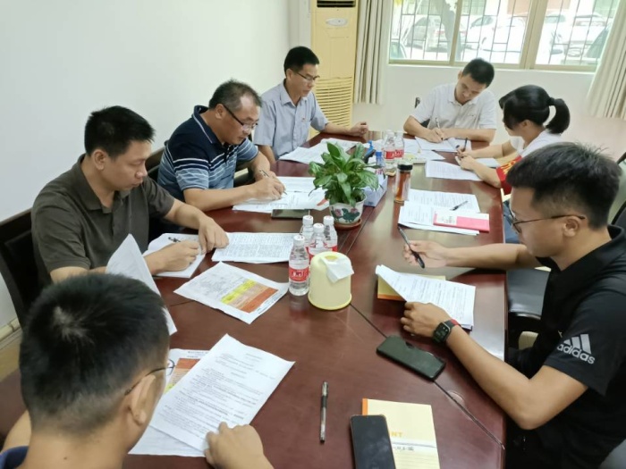 從嚴要求 反復強調 確保學生平安度假