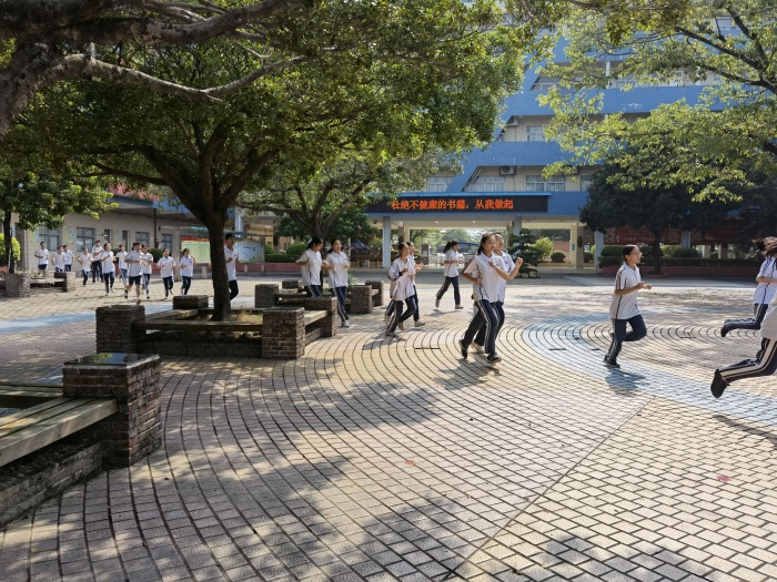 港口中學開展“紀念9·18”國防教育活動