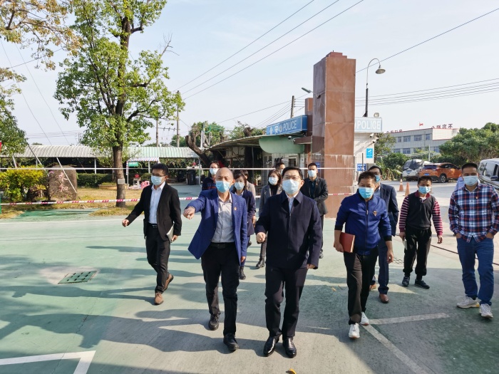 坦洲鎮黨委書記張義強周末調研第三初級中學