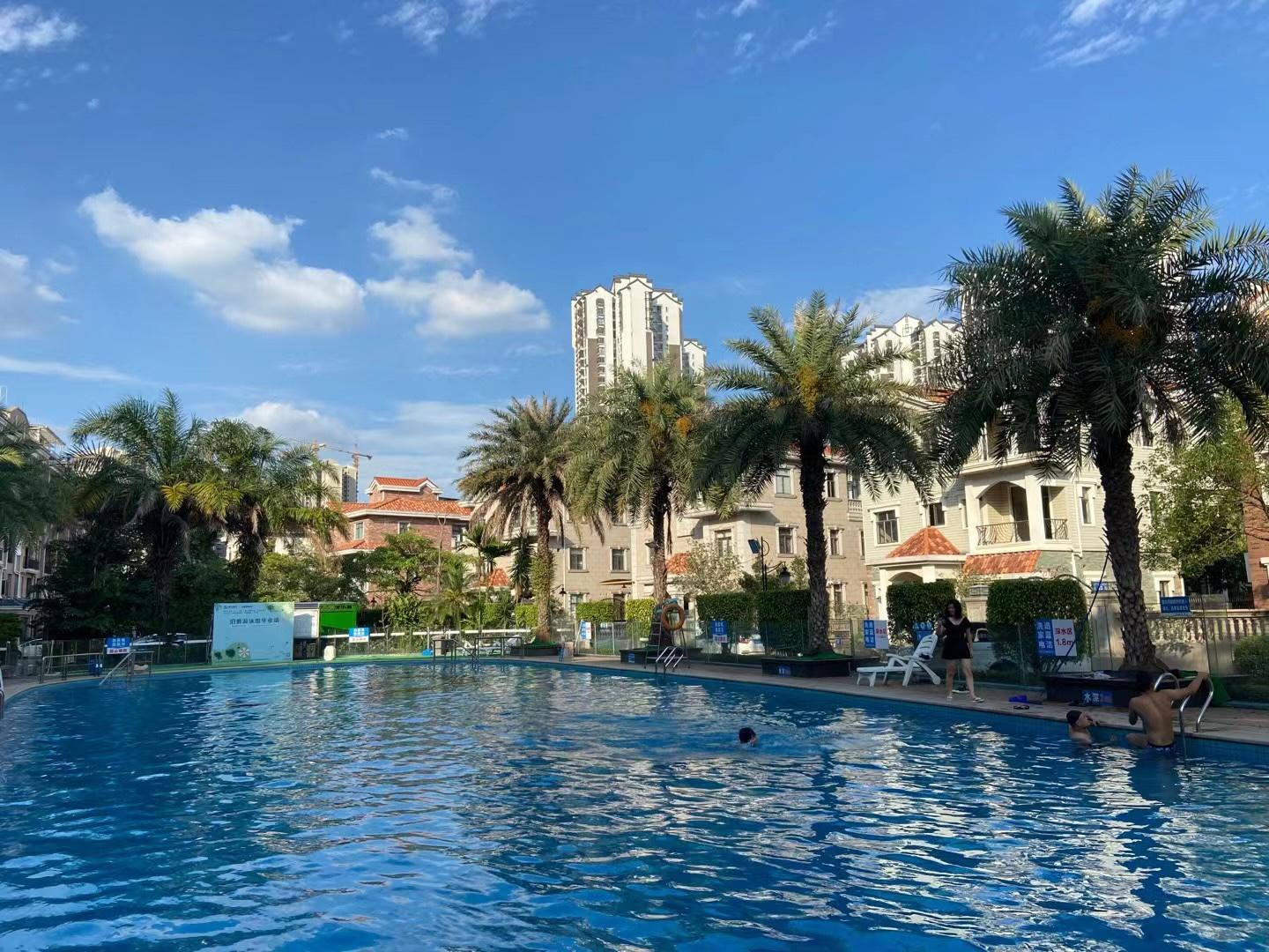 泊爵游泳館