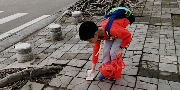 童心向黨，學雷鋒，做先鋒