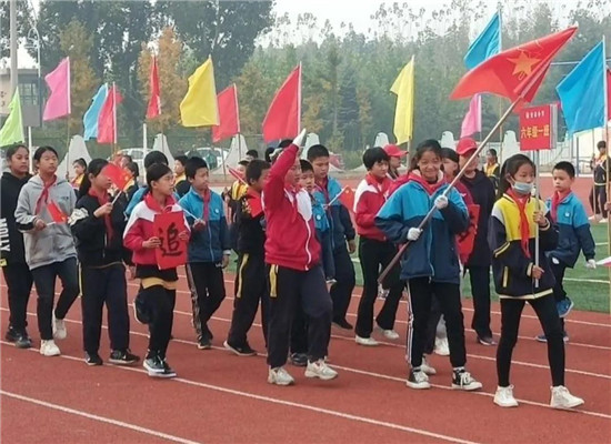 脈動金秋，激情飛揚！安泰小學<a href=http://www.cnzcn.net.cn target=_blank class=infotextkey>塑膠跑道</a>啟用典禮暨金秋體育節活動