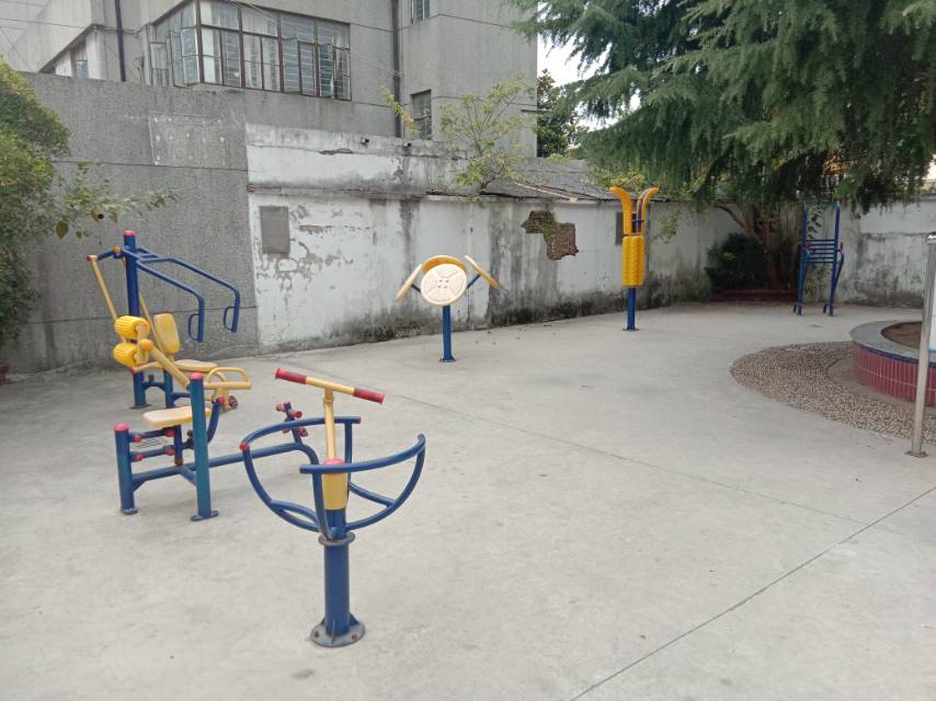 江鎮居委新建路54號健身路徑