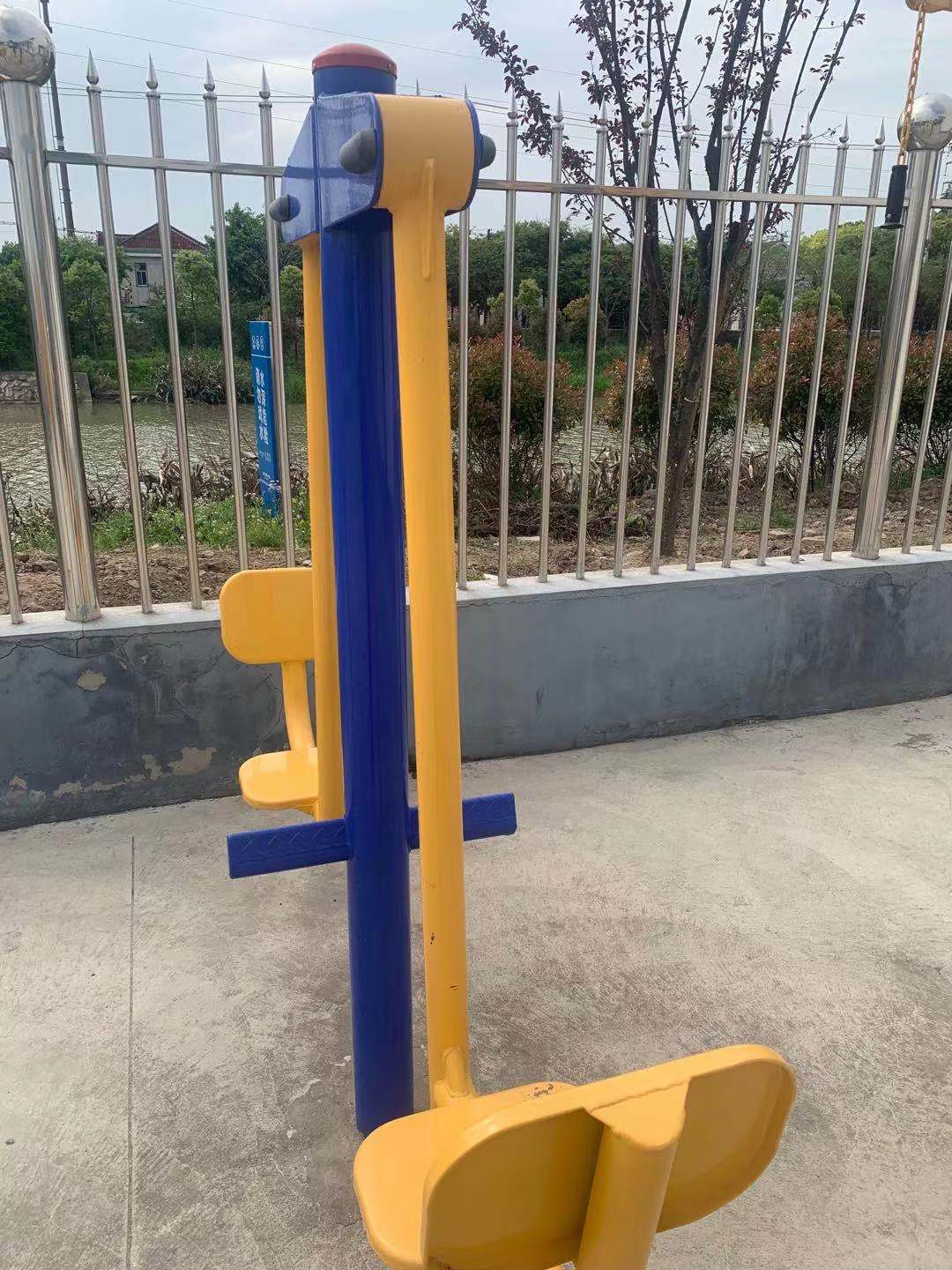 二位蹬力器