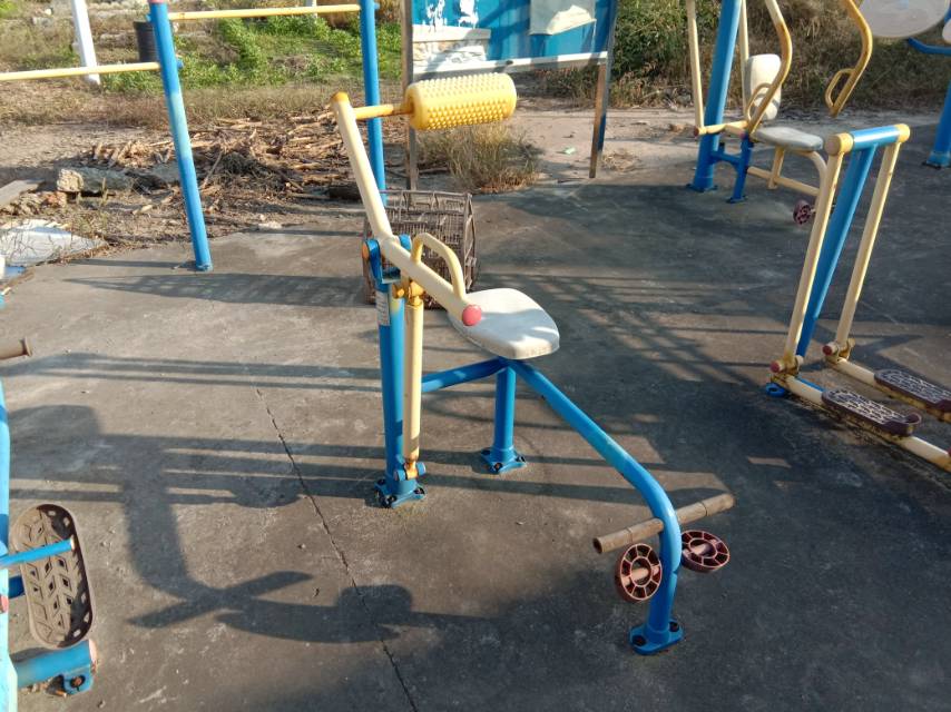 腹背鍛煉器
