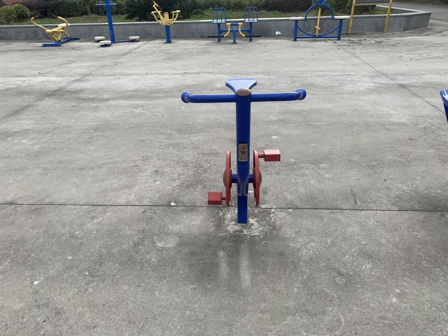 直立健身車