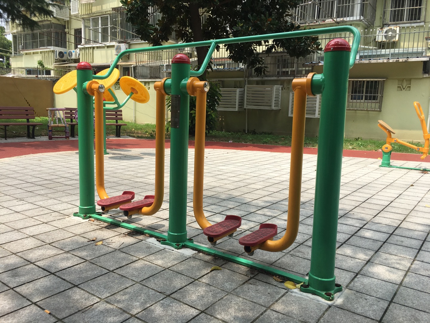 兩聯漫步機