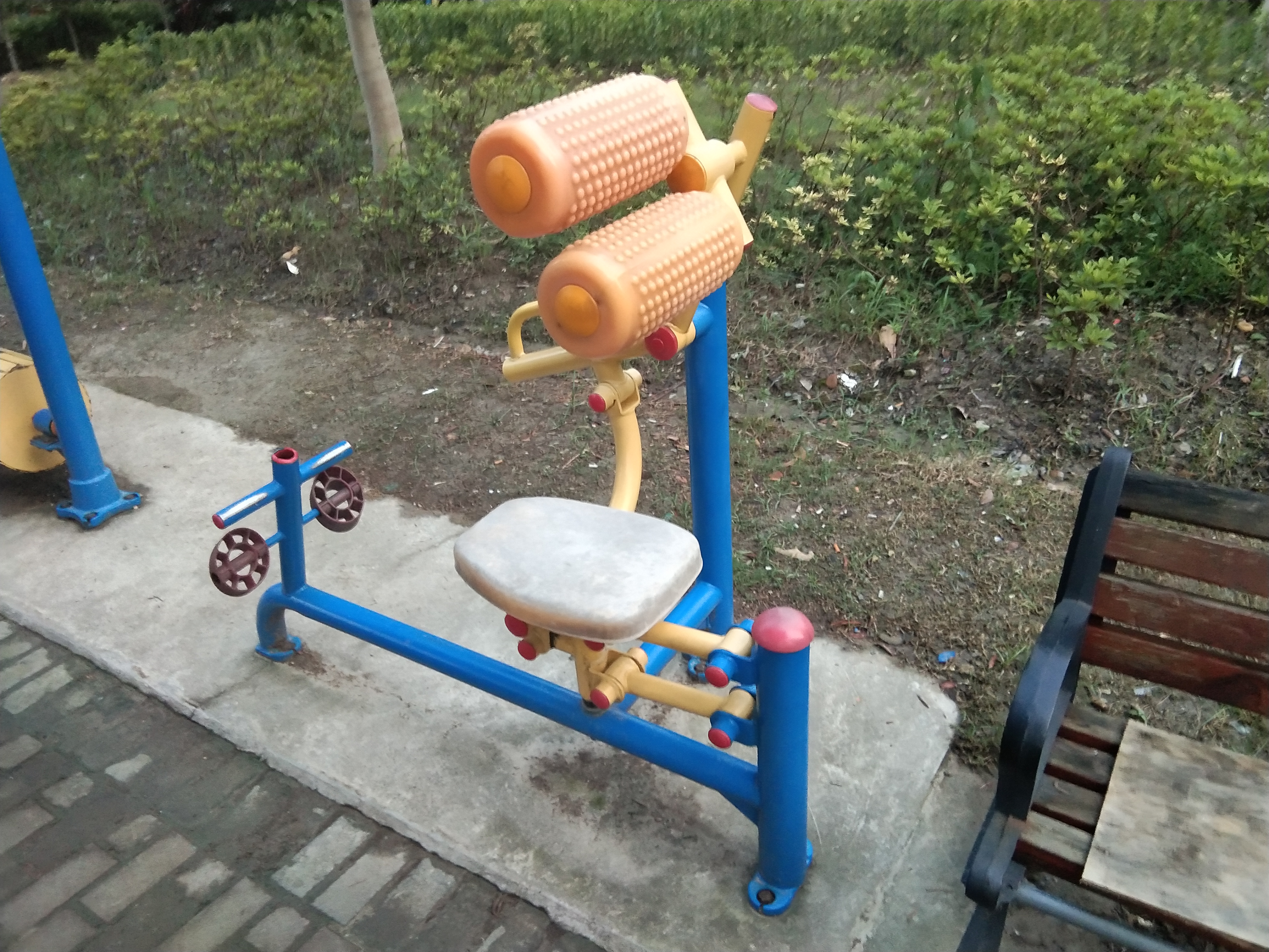 自重腰腹器