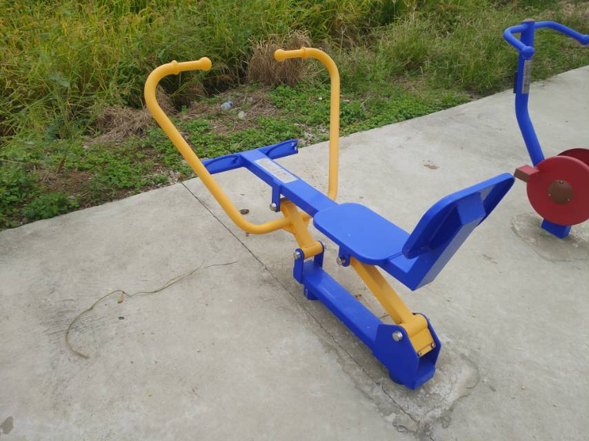 劃船器